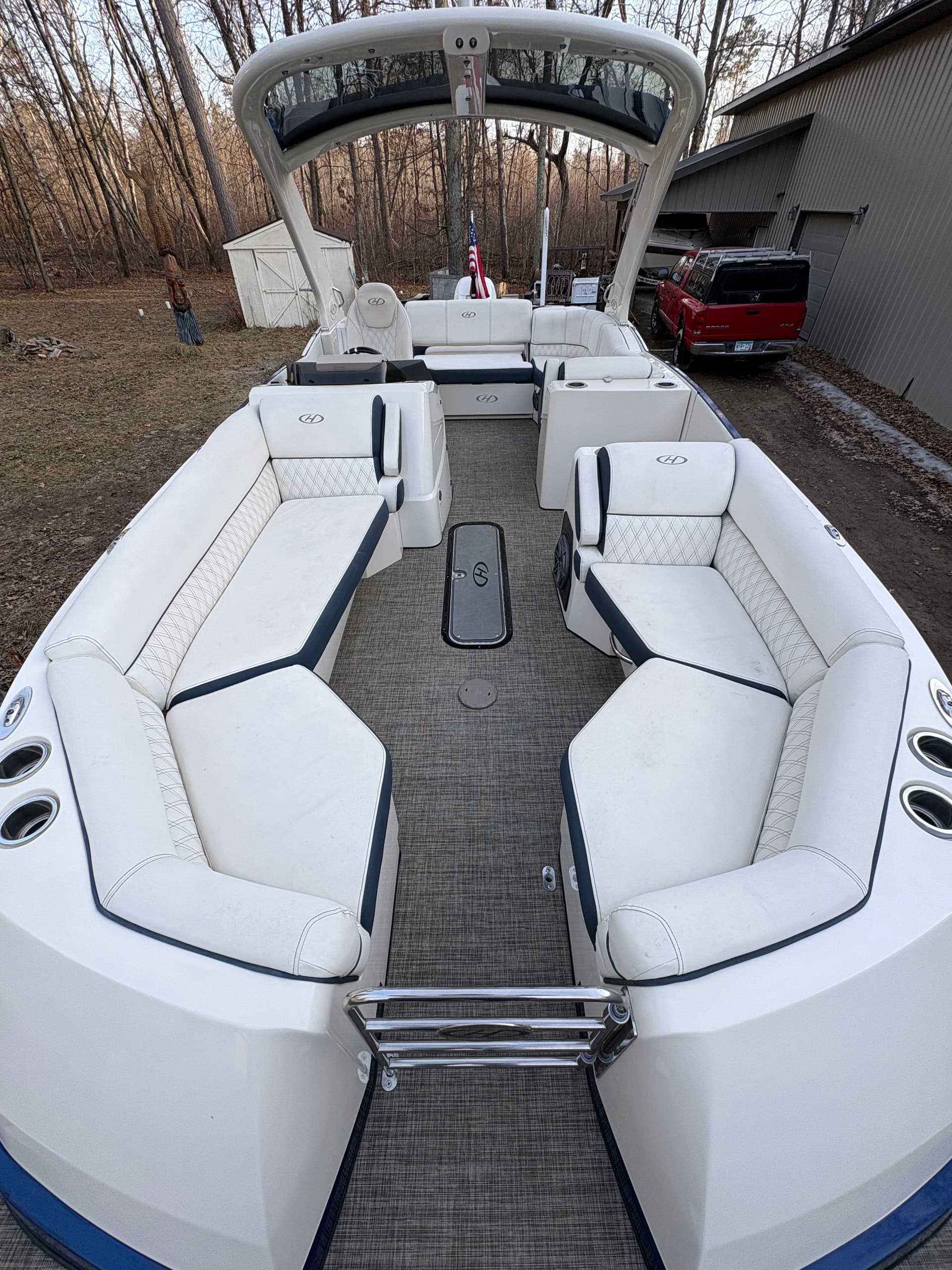 Gallery photos for Stunning Boat Detailing Transformation for 2016 Harris Crowne: Image #3