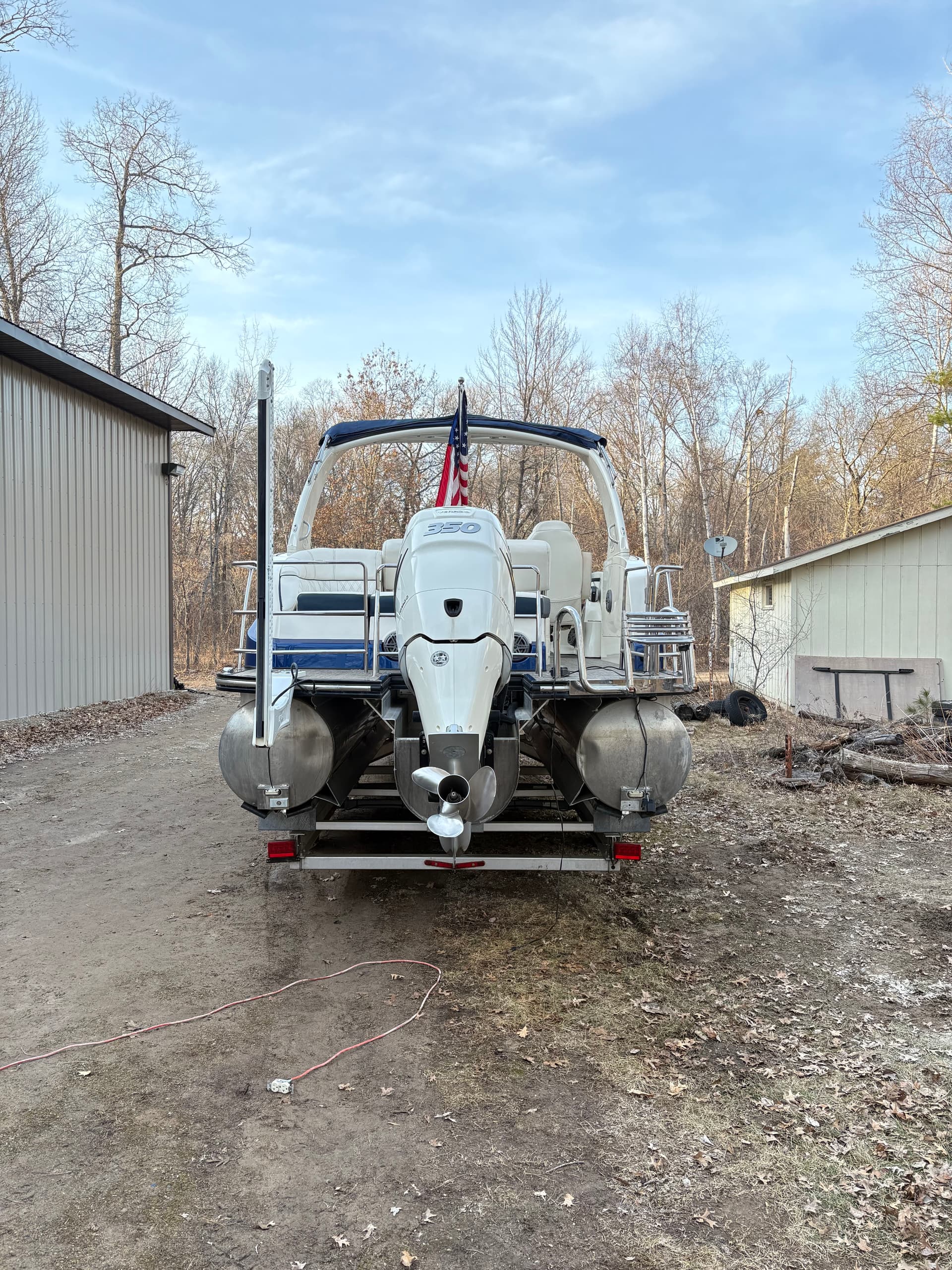 Gallery photos for Stunning Boat Detailing Transformation for 2016 Harris Crowne: Image #2