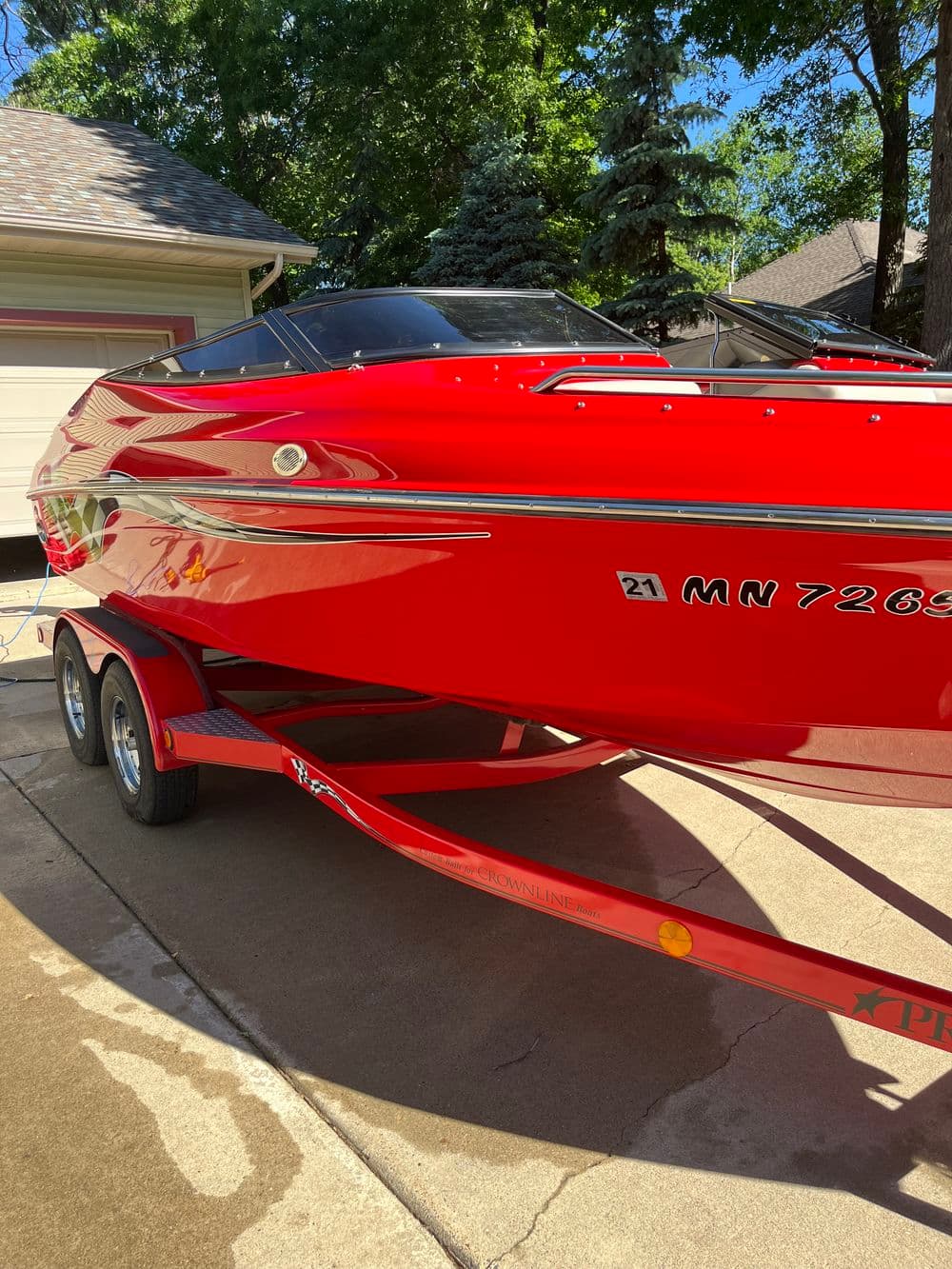 Expert Detailing for a High-Performance Speed Boat image