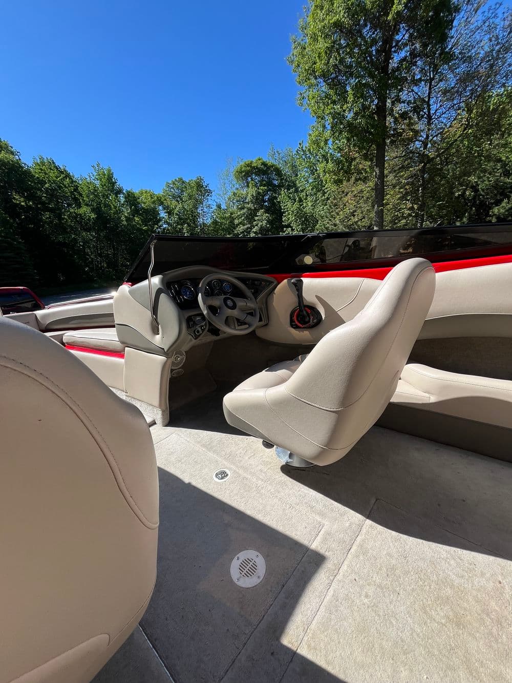 Gallery photos for Expert Detailing for a High-Performance Speed Boat: Image #1